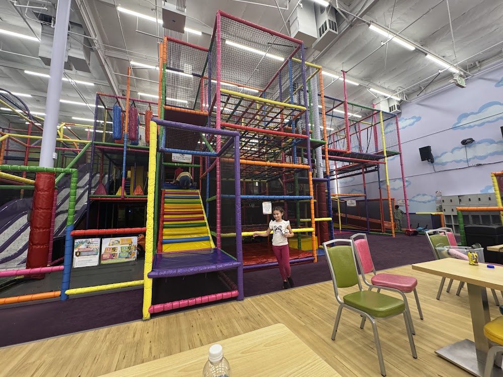 Kids Empire Woodland Hills venue