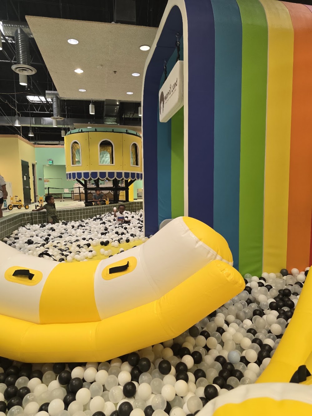 Momi Land Gahanna venue photo 2