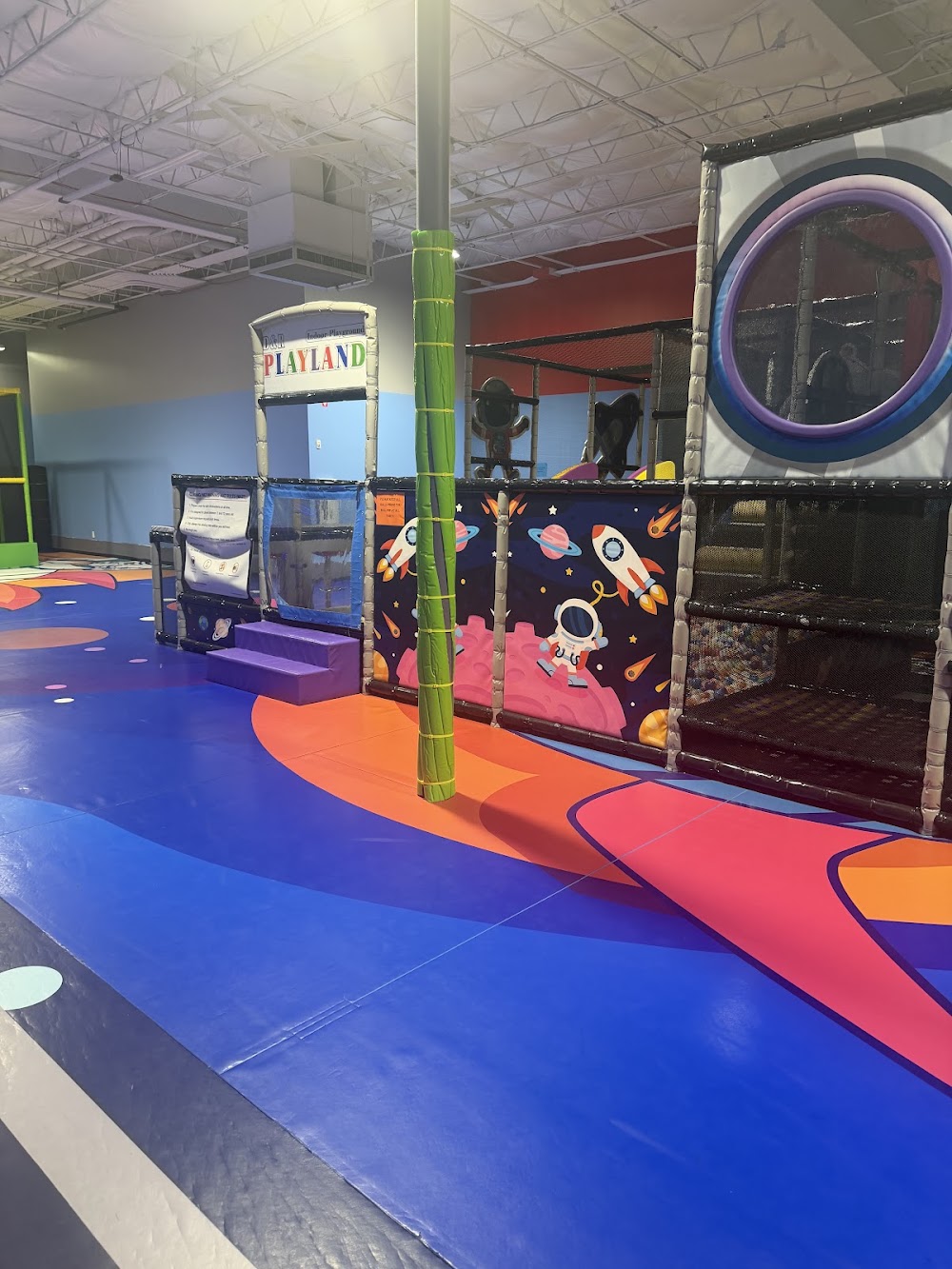 D&R PLAYLAND venue photo 1
