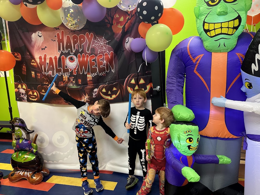 Pump It Up Bartlett Kids Birthdays and More venue photo 1