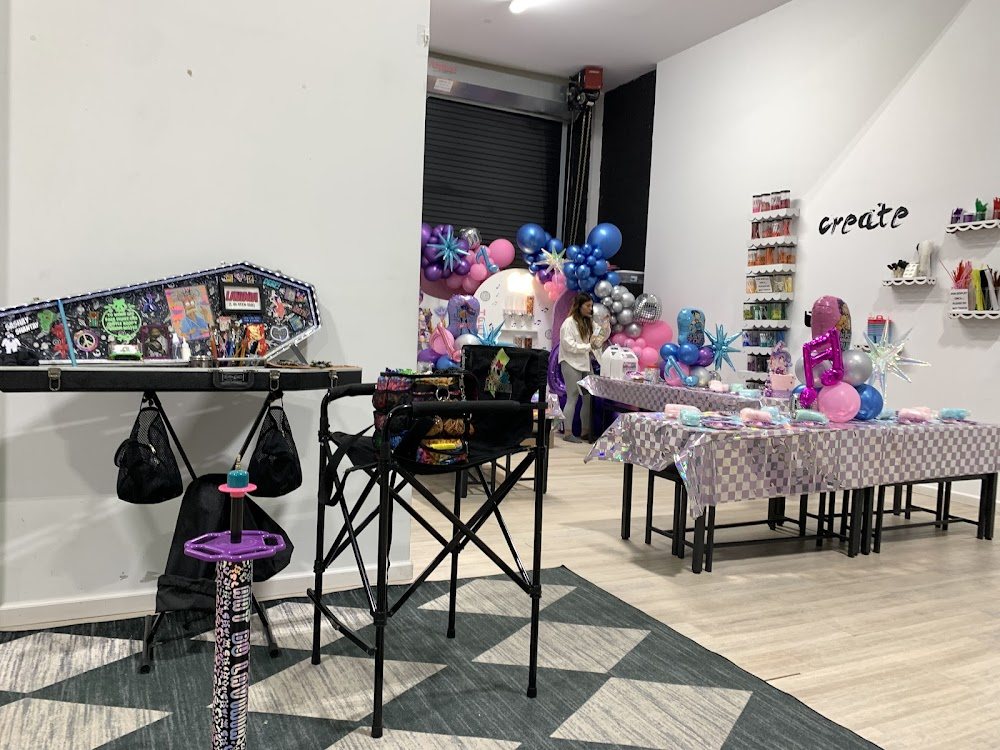Play La La venue photo 2